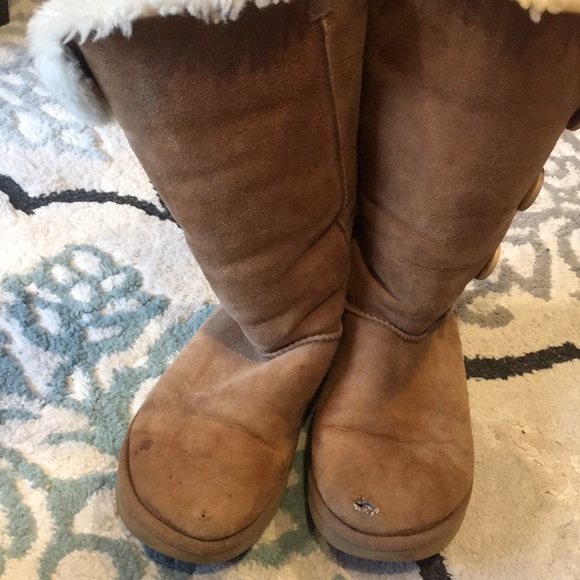 AUTHENTIC TALL UGG BOOTS (BAILEY BUTTON) - Picture 3 of 6